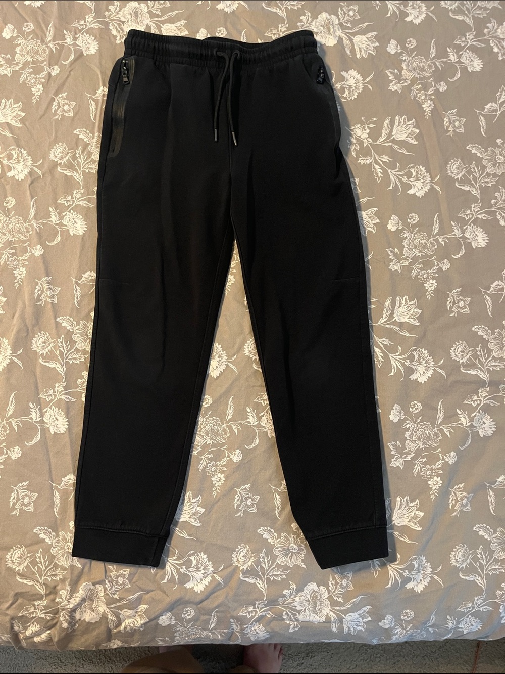 Old Navy Black boys Jogger Sweatpants with Zipper Pockets
